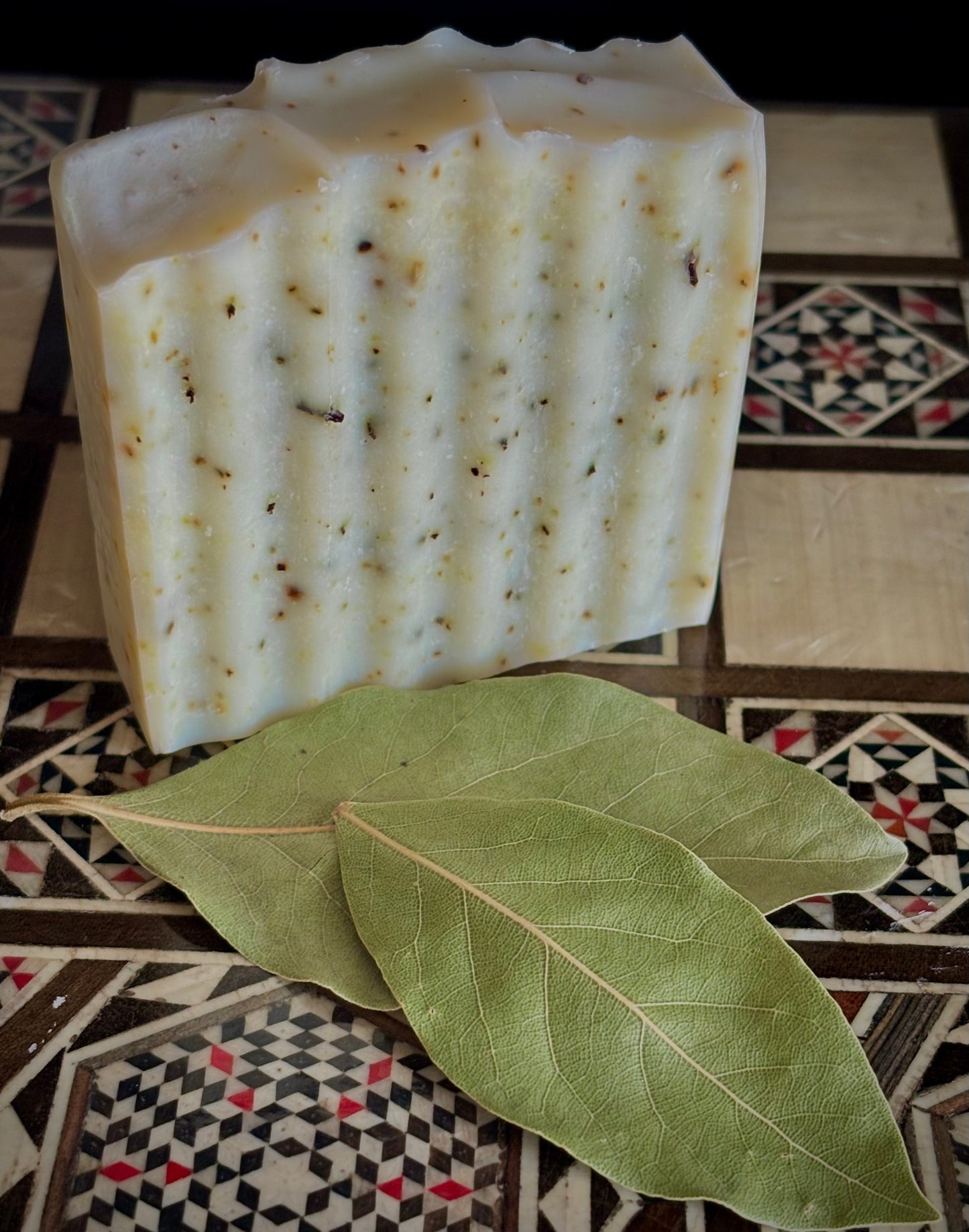 Bay leaves bar